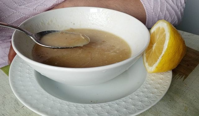 Tavuk Suyu Çorba Sofraların Vazgeçilmezi