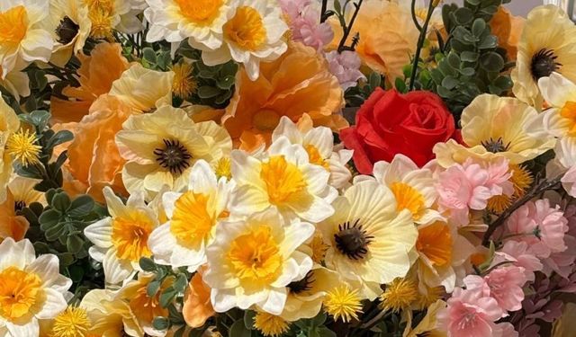 Yapay Çiçeklerle Dekorasyon