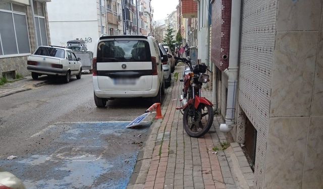 Kırklareli’nde Trafik Dubası Tahrip Edildi