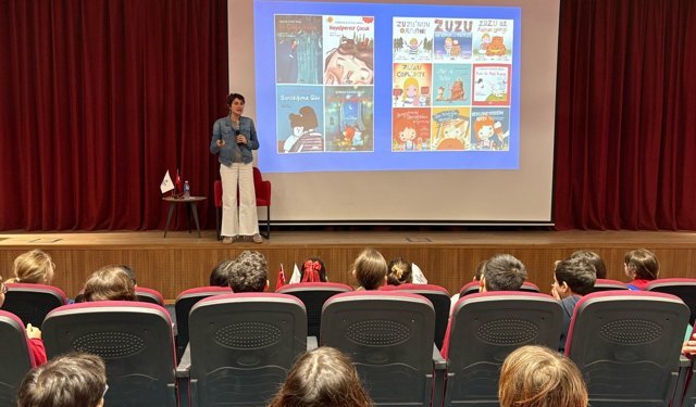 Bahçeşehir Koleji’nde Öğrenciler Yazarla Buluştu