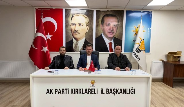 AK Parti Merkez İlçe Yönetimi Toplantı Düzenledi