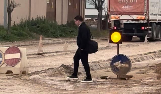 Edirne'de bozuk yollar sürücüleri ve yayaları canından bezdirdi