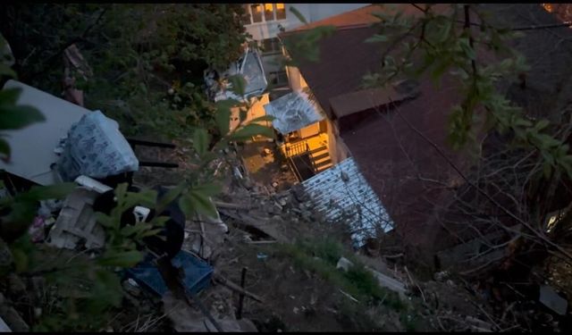 Sarıyer’de toprak kayması sonucu 6 binaya tahliye kararı verildi: Bina sakinleri belediyeye isyan etti
