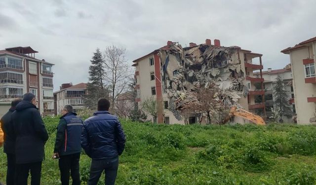 Site için riskli yapı kararı: Dönüşüm süreci başladı