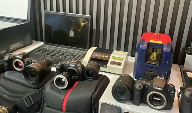 İstanbul'da kargo dolandırıcılığı şebekesine operasyon: 3’ü kadın 10 şüpheli şüpheli adliyeye sevk edildi