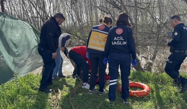 Nehre düşen kişiyi kurtarmak için zamanla yarış: Can pazarı yaşandı