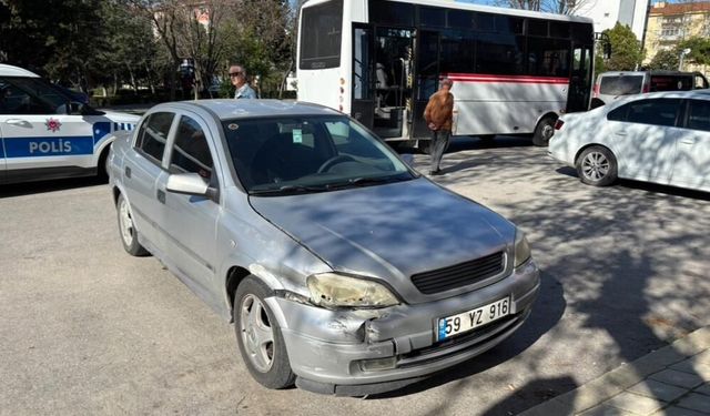 Edirne’de minibüs ile otomobil çarpıştı: 1 yaralı