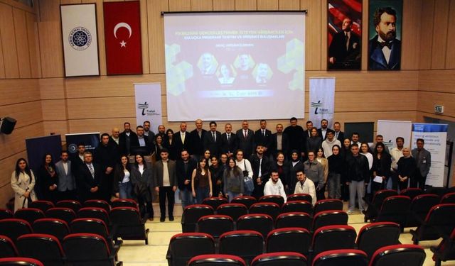 "Kuluçka Programı Tanıtımı ve Girişimci Buluşmaları" etkinliği