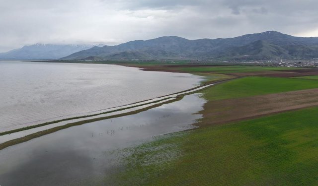 Aynı nokta, 7 yıl arayla: 2019'da kurudu, 2026'da sular altında kaldı