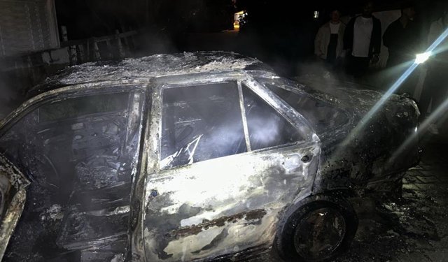 Keşan'da park halindeki otomobilde çıkan yangın söndürüldü