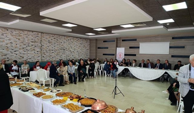 Tekirdağ'da 32 çeşit yöresel tatlı yarıştı: Tekirdağ'ın coğrafi işaretli Hayrabolu tatlısı 1. oldu