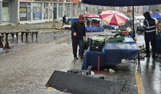 Tekirdağ’da sağanak yağış etkili oldu
