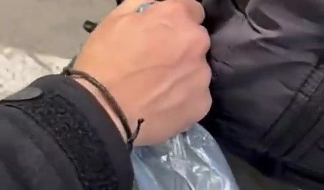 Sınır kapısında cebine sakladığı botoks maddesiyle yakalandı