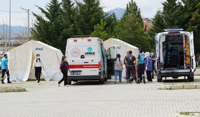 Tatbikat için canlı canlı tabuta girdi
