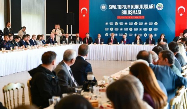 Bakan Gürlek, Edirne'de STK temsilcileriyle bir araya geldi: "Biz il ziyaretlerine çok önem veriyoruz"