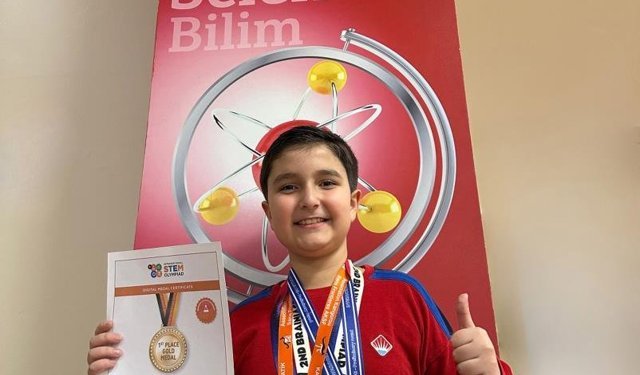 Dünya birincisi 4. sınıf öğrencisi Kerem'in hedefi Cahit Arf gibi bilim insanı olmak