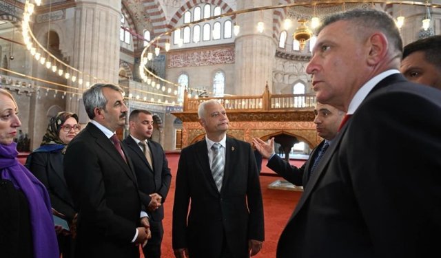 Bulgaristan İçişleri Bakanı Emil Dachev Selimiye Camii’ne hayran kaldı
