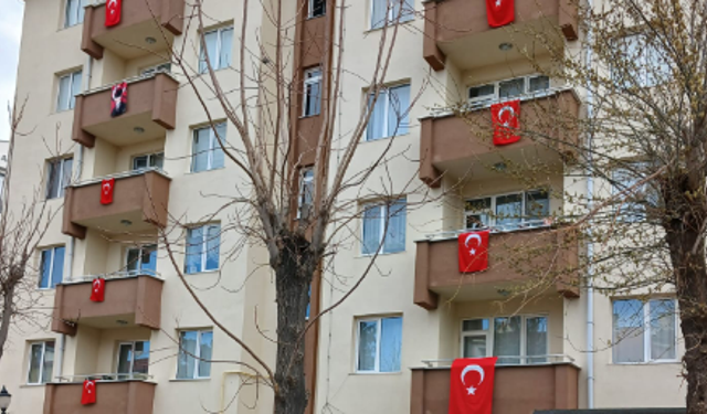 Kırklareli’nde 23 Nisan Coşkusu Balkonlara Yansıdı