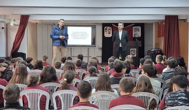 Babaeski’de Öğrencilere Siber Güvenlik Semineri