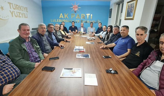 AK Parti Lüleburgaz’da Yönetim Kurulu Toplantısı Gerçekleştirildi