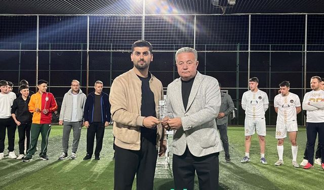 Başkan Özbay’a Spora Destek Plaketi