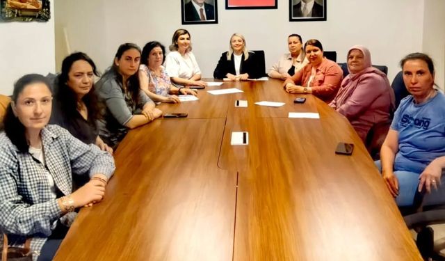 AK Parti Kadın Kolları Mahalle Başkanlarıyla Bir Araya Geldi