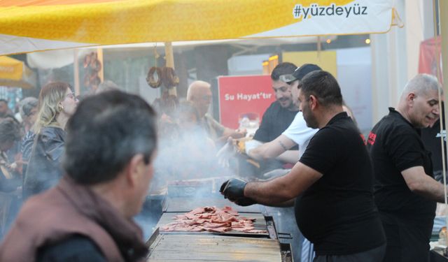 Kakava’nın Dumanı Üstünde Lezzeti Sucuk Ekmek Yine Baş Tacı