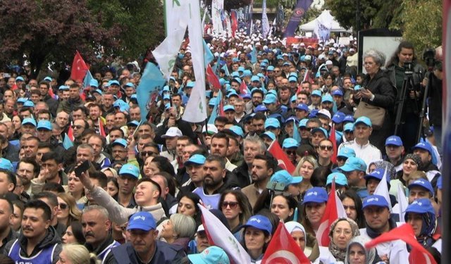 Edirne'de 1 Mayıs'ta meydanlar doldu, kalabalık alana sığmadı