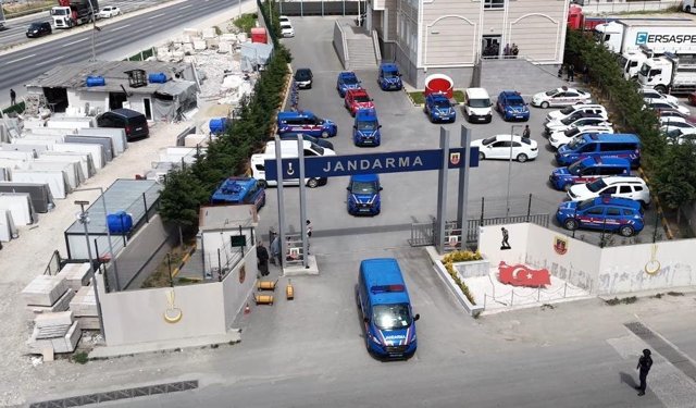 Tekirdağ'da dar sokaklarda huzur uygulaması: 21 aranan şahıs yakalandı