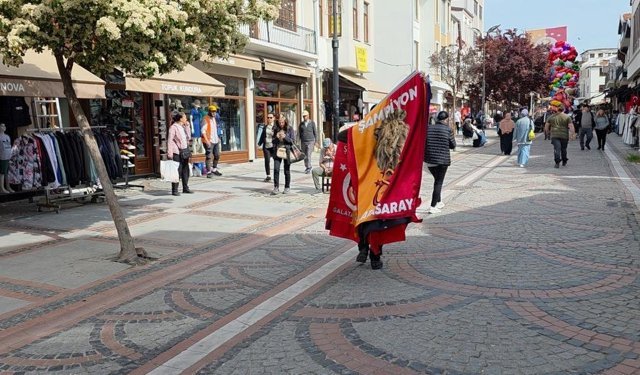 Edirne'de Saraçlar Caddesi'nde Süper Lig heyecanı sokaklara taşındı