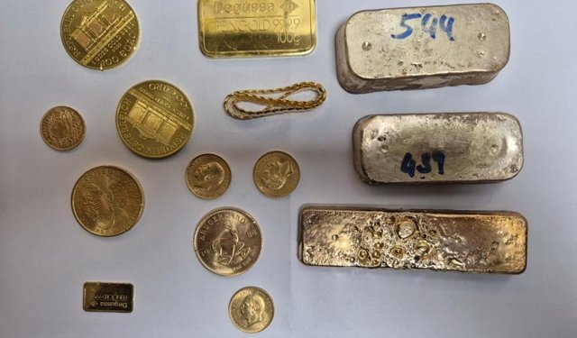 113 bin euro değerinde kaçak altın, komşuya takıldı