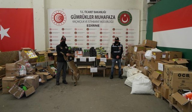 Kapıkule’de dev operasyon: Milyonlarca liralık kaçak eşya ve uyuşturucu ele geçirildi