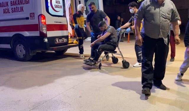 İnegöl’de direksiyon başında fenalaşan sürücü zincirleme kazaya neden oldu