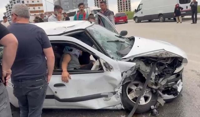 Edirne’de iki otomobil çarpıştı: 1 yaralı