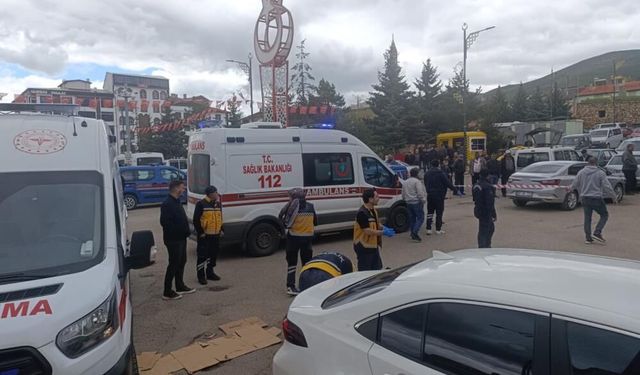 İlçe meydanında 9 kurşun sıkılarak öldürüldü