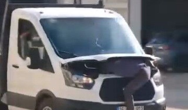 Kamyonetin motorunda giden tamirci konuştu: "Müşteriyi 40 bin liradan kurtardık"