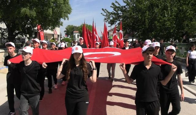 Edirne'de 19 Mayıs coşkusu: Bayrağını alan kutlama alanına koştu