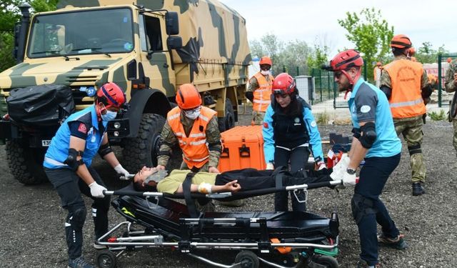 Tekirdağ'da arama kurtarma tatbikatı gerçeği aratmadı