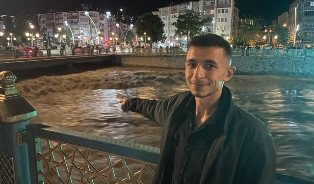 Yeşilırmak’ta su seviyesi yükseldi: Vatandaşlar tehlikeye rağmen köprüye akın etti