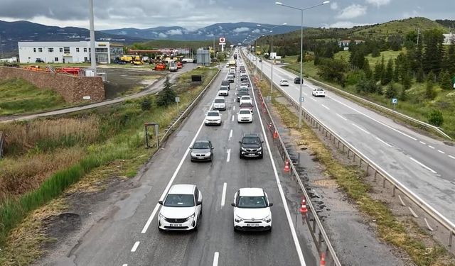 43 ilin geçiş noktasında trafik yoğunluğu arttı