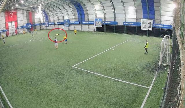 Ölüm halı sahada futbol oynarken yakaladı