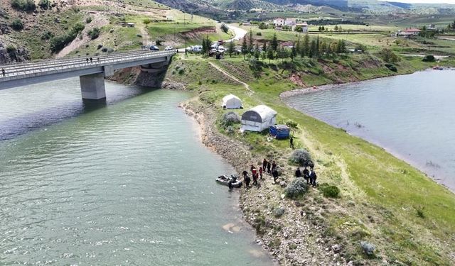 Kızılırmak'a düşen genci arama çalışması devam ediyor