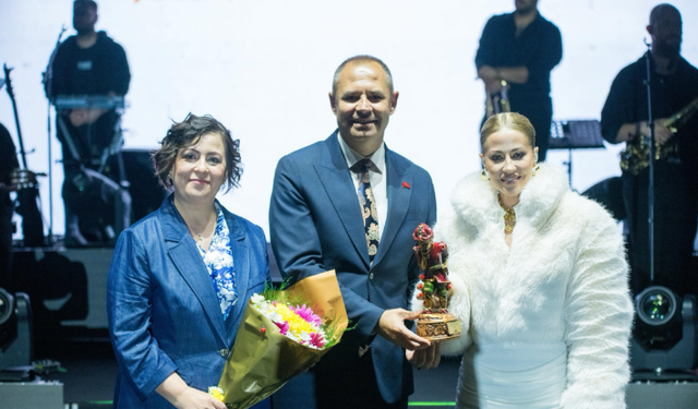 Kakava Festivali’nde Derya Uluğ Coşkusu