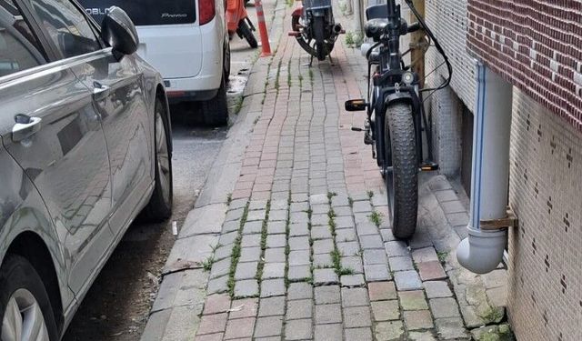 Kırklareli’nde Yayaları Zorlayan Kaldırım Parkı
