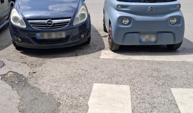 Yaya Geçidine Park Tepki Çekti