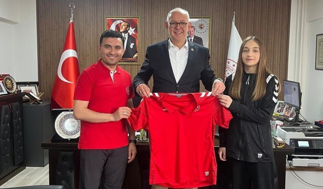 Başarılı Sporcudan İl Müdürü Babuşcu’ya Ziyaret