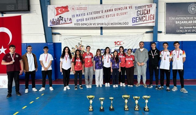 Vize’de Floor Curling Heyecanı Yaşandı