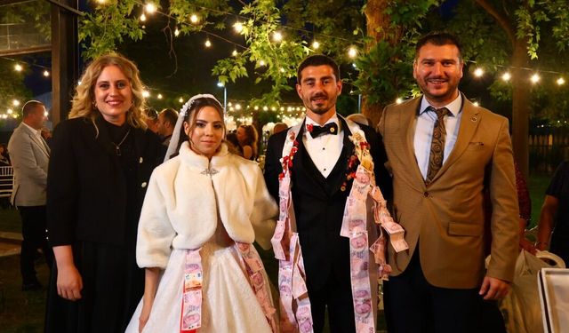Başkan Yayla Genç Çiftin Mutluluğunu Paylaştı