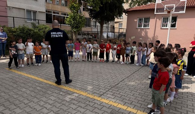 Minik Öğrencilere İtfaiye Eğitimi