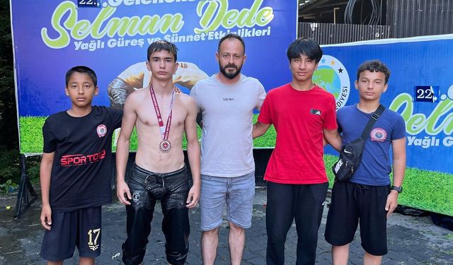 Demirköylü Pehlivanlardan Hendek'te Başarı